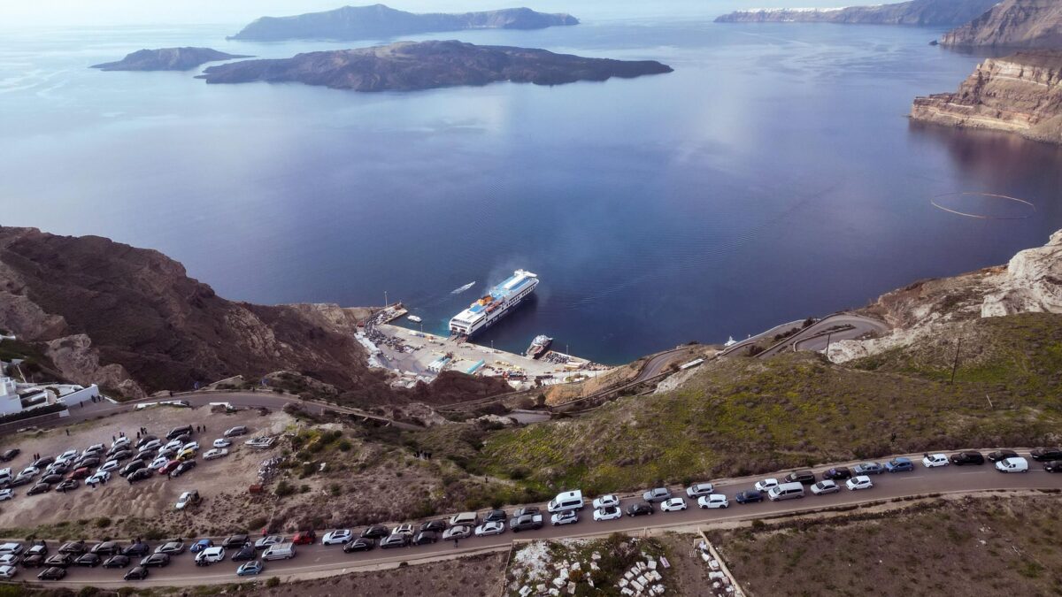 Evacuación en Santorini - Internacional