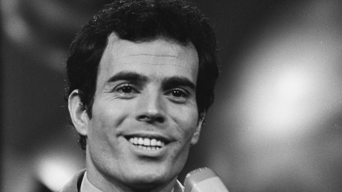 Más detalles Julio Iglesias en el Festival de la Canción de Eurovisión 1970 en Ámsterdam